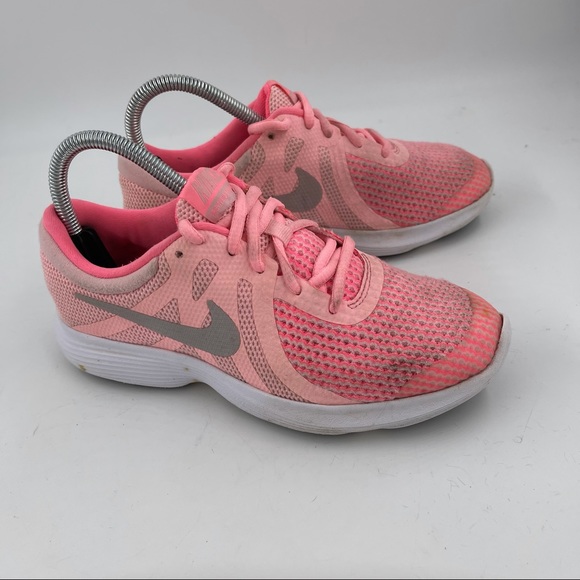 🥾 Nike Girls Revolution 4 Pink Running Shoes - Size 5 Y | Women’s Size 6.5 - Picture 1 of 13